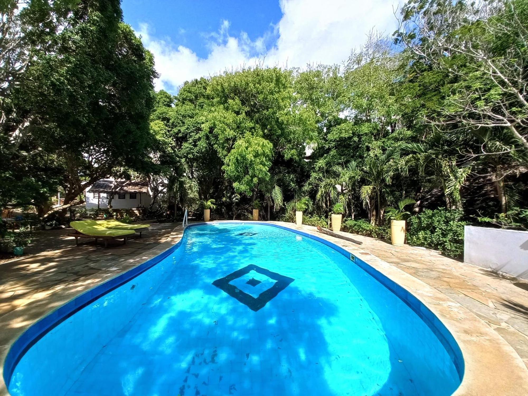 Watamu Beach Cottages B&B Exterior photo