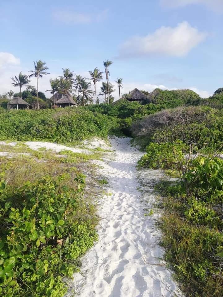 Watamu Beach Cottages B&B Exterior photo