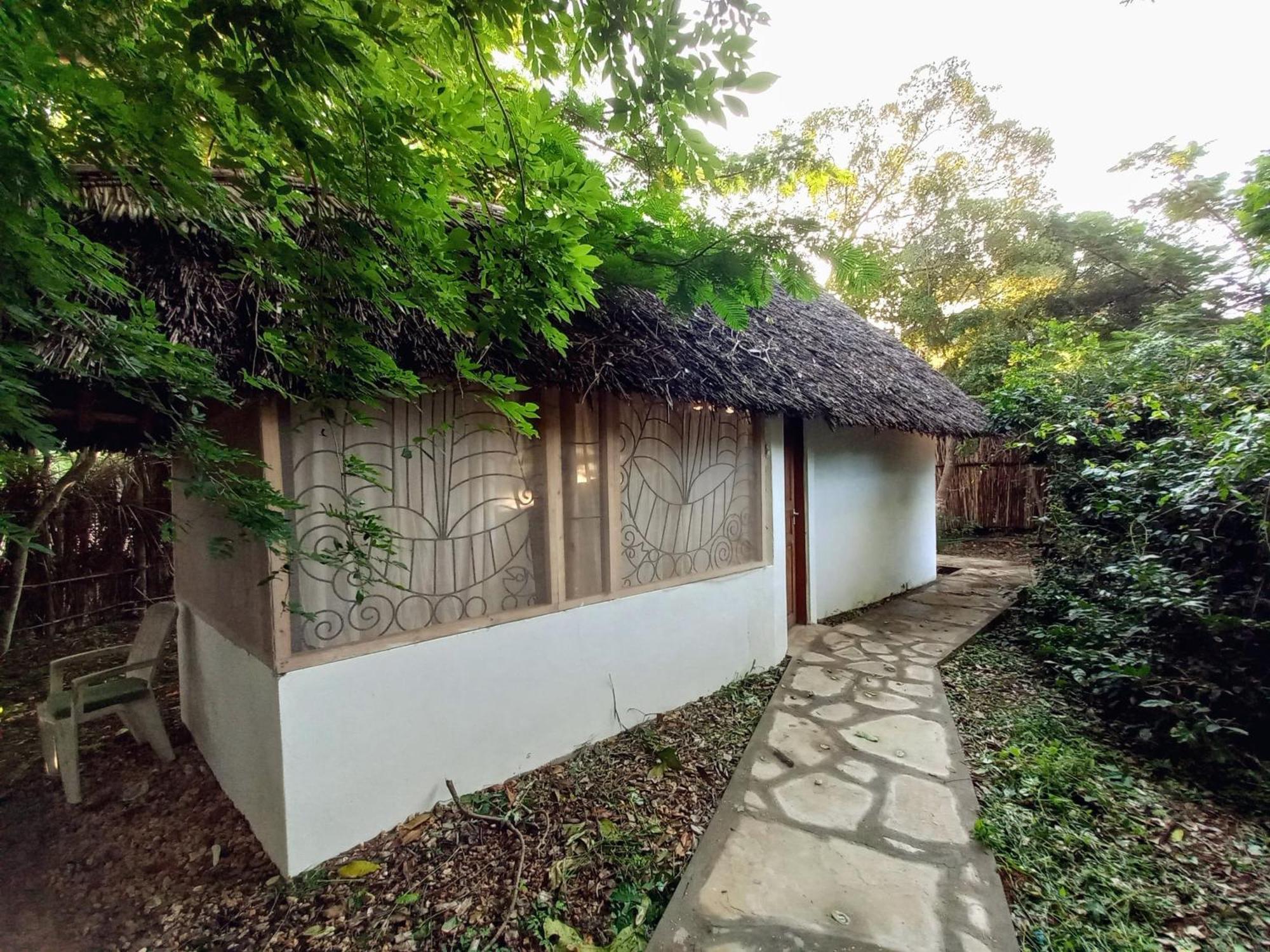 Watamu Beach Cottages B&B Exterior photo